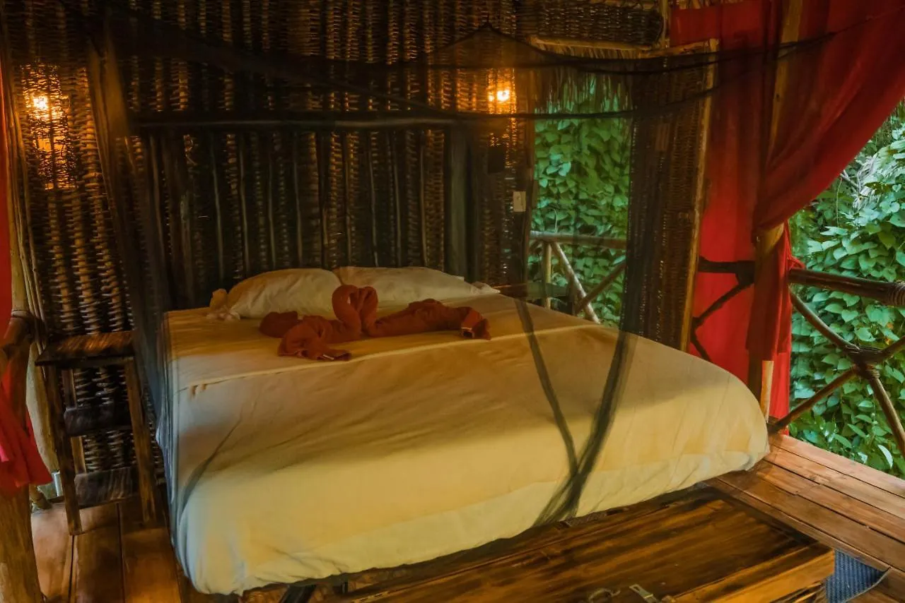 Dominican Tree House Village El Valle