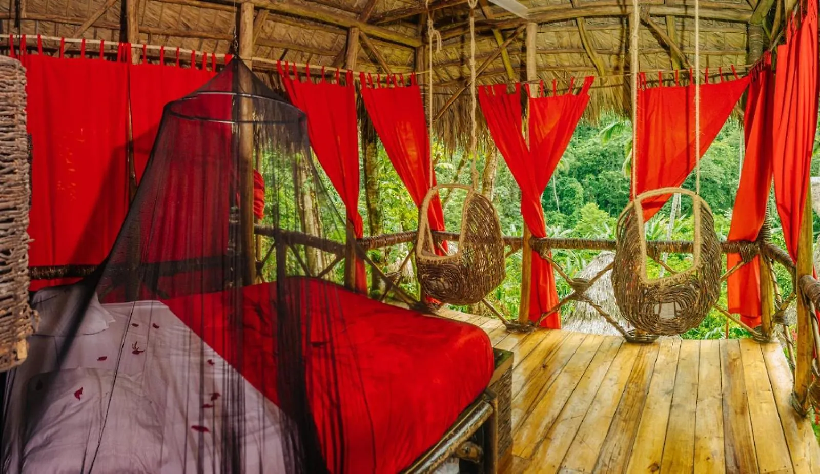 Resort Dominican Tree House Village El Valle