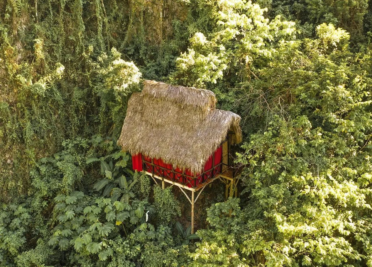 Dominican Tree House Village El Valle